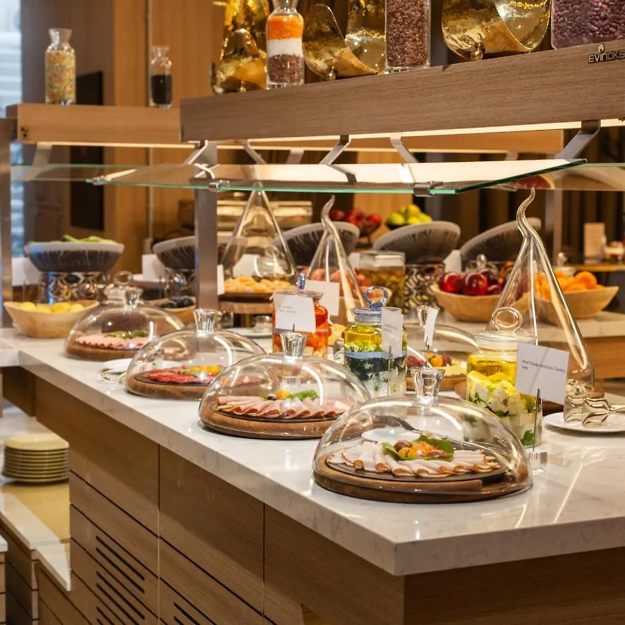 Hotel Intercontinental Baku By Ihg 5*,